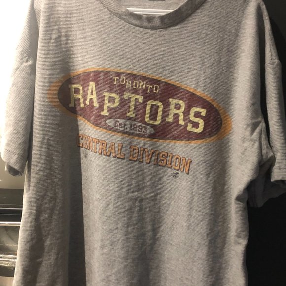 Vintage Toronto Raptors Central Division T-Shirt in Grey (Large) - Picture 2 of 3